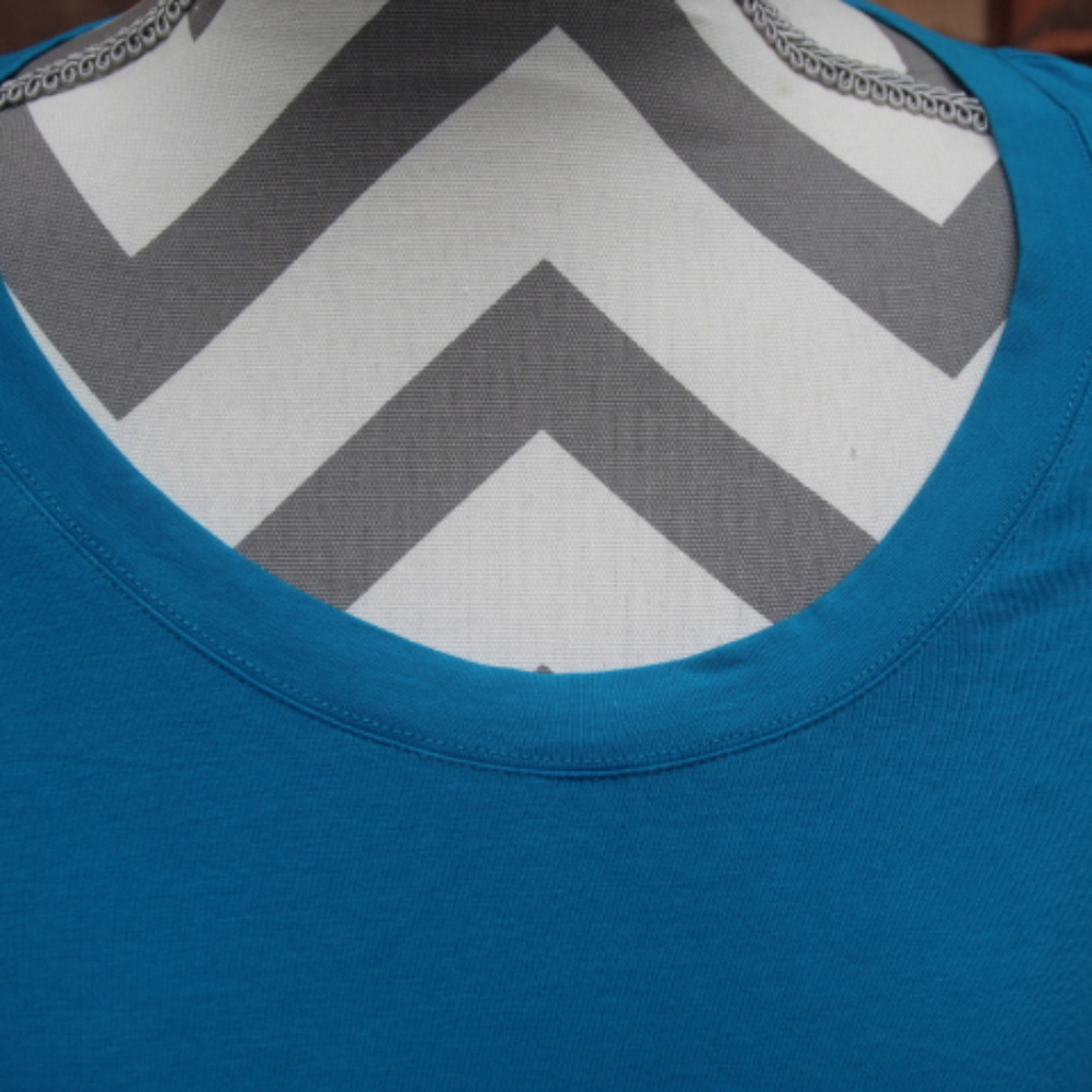 BASIC TEAL TSHIRT
